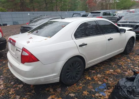 2012 Ford Fusion Hybrid z USA, uszkodzony, nr VIN 3FADP0L32CR253236